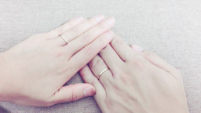 シンプルだけどさり気なく主張した感じに。ゴールドがキレイ！