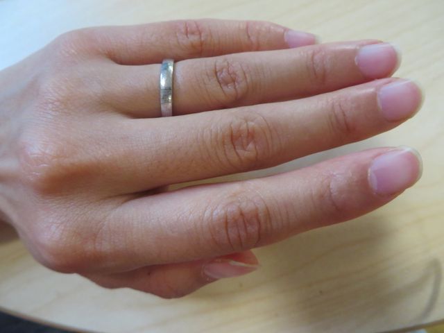 シンプルなので仕事でつけても目立ちません。