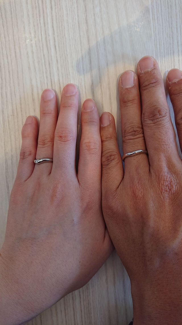 １つのダイヤの存在感、付け心地最高です。