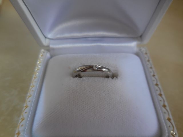 ダイヤが一粒入った指輪です。