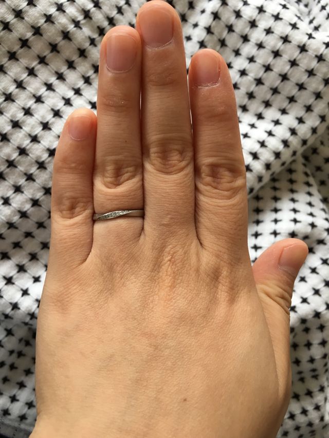 シンプルなデザインが飽きがこなくていいと思い購入しました