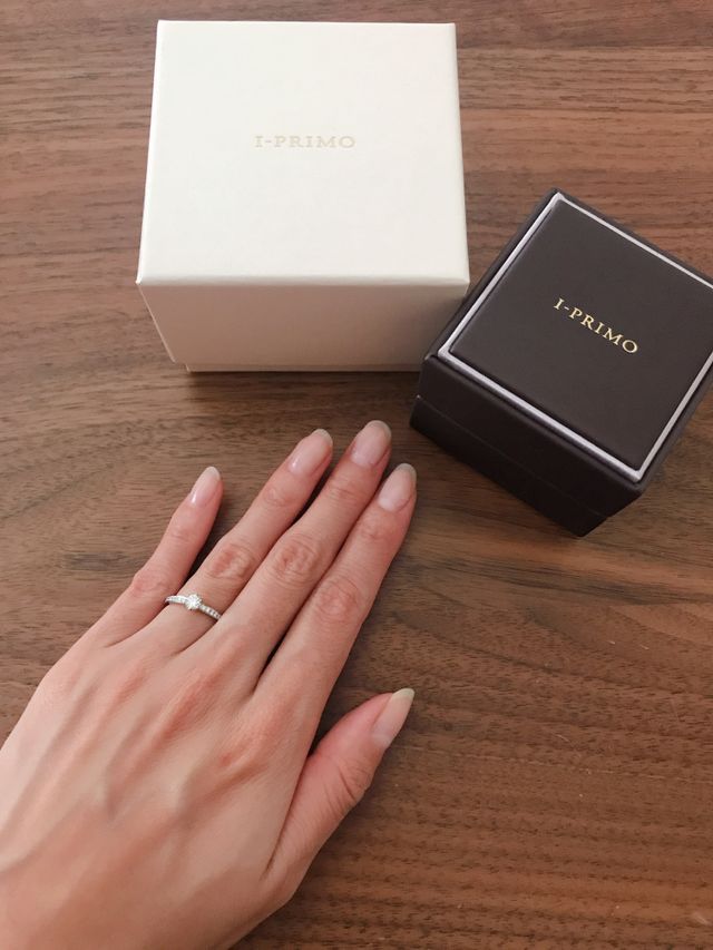 婚約指輪です。