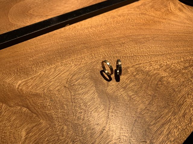 まだ完成前(磨かれる前)のものです。
