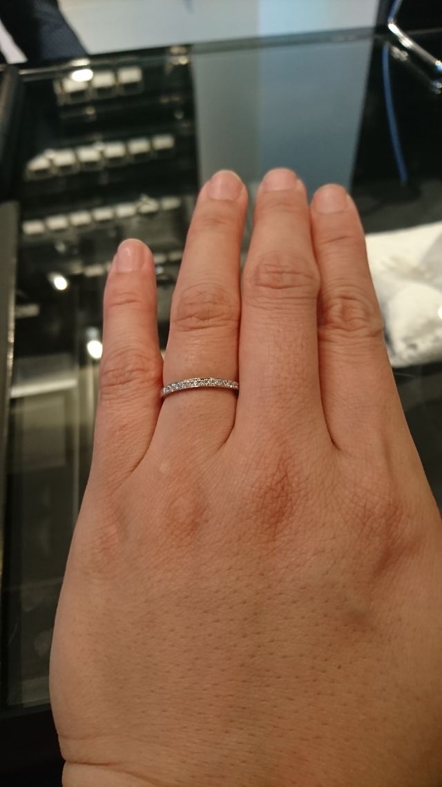 小さなダイヤモンドでもハートと矢が見えるくらいカットがきれい