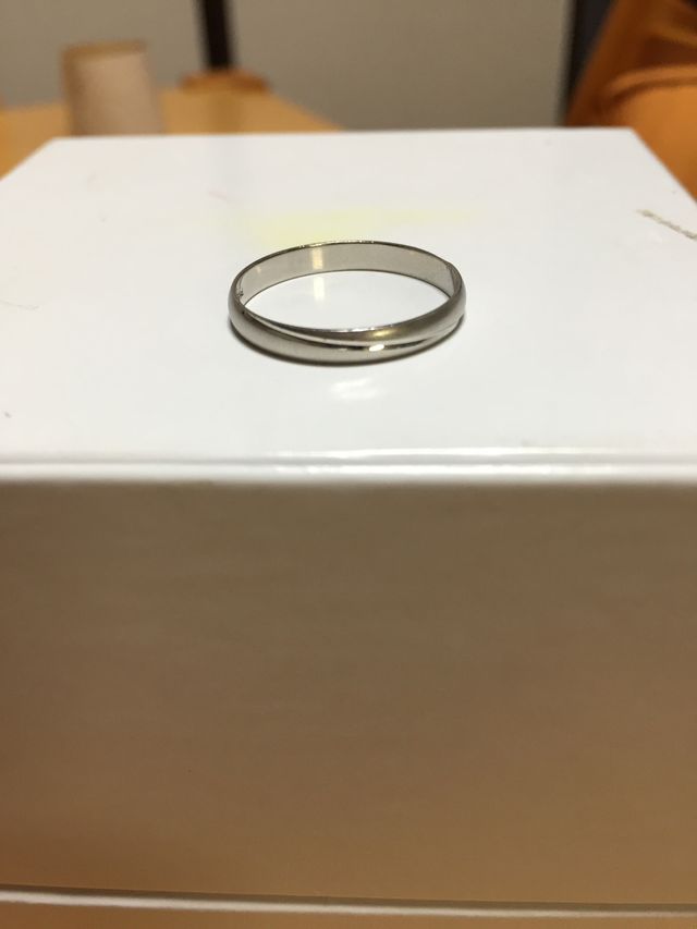 斜めにラインが入っています。