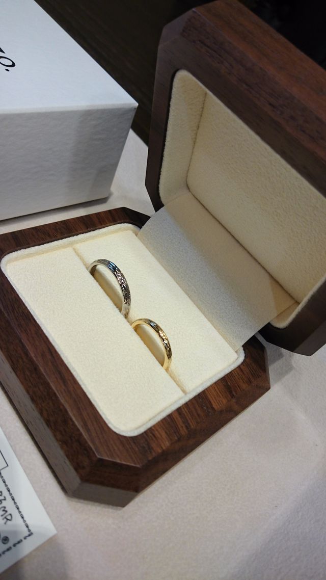 二人の好きな木（枝）をモチーフに作って頂きました！