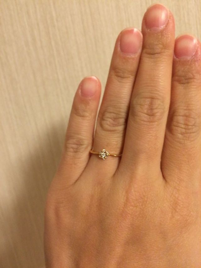 リングの部分はゴールドです