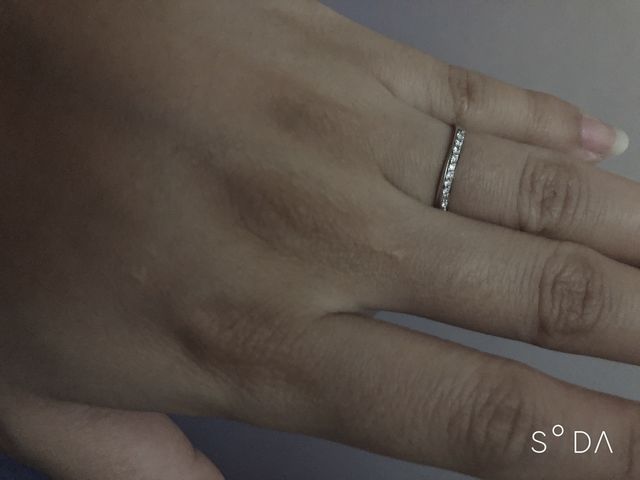 ダイヤが一線に入っていて可愛いです