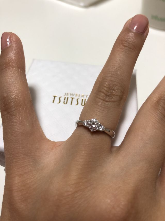 ツツミの婚約指輪です