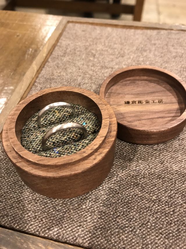 ヘアライン加工プラチナ