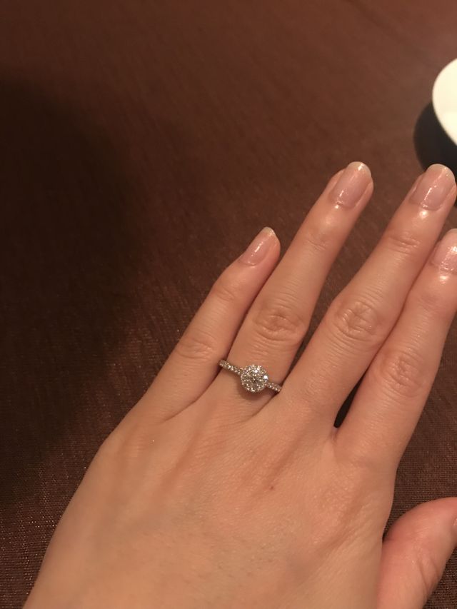 潤んだ光り方がとても綺麗