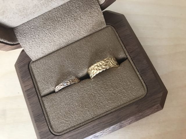 左がピンクゴールド
右がゴールド