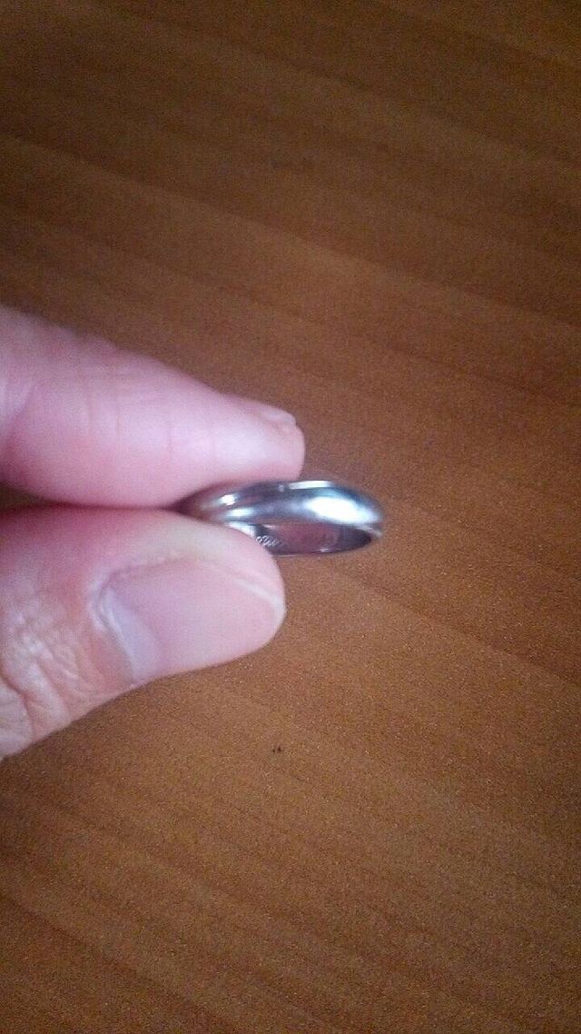 リングの内側にイニシャルも彫ってもらいました