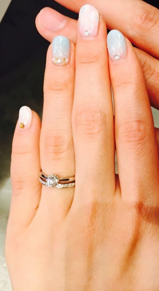 上が婚約指輪です。