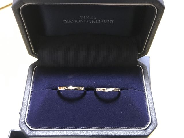 とてもつけ心地が良く、程よい光沢感です。