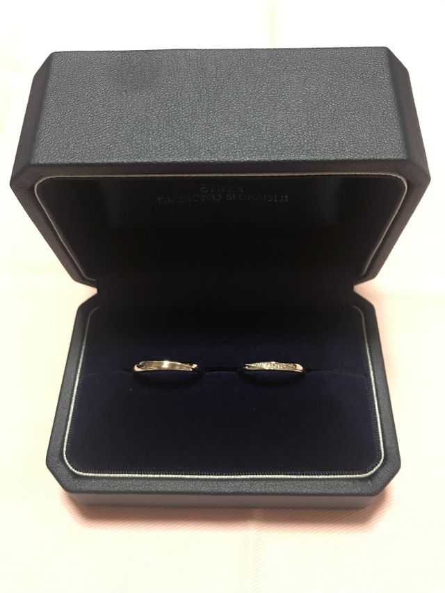 ブランドは同じですが、ペアではありません。