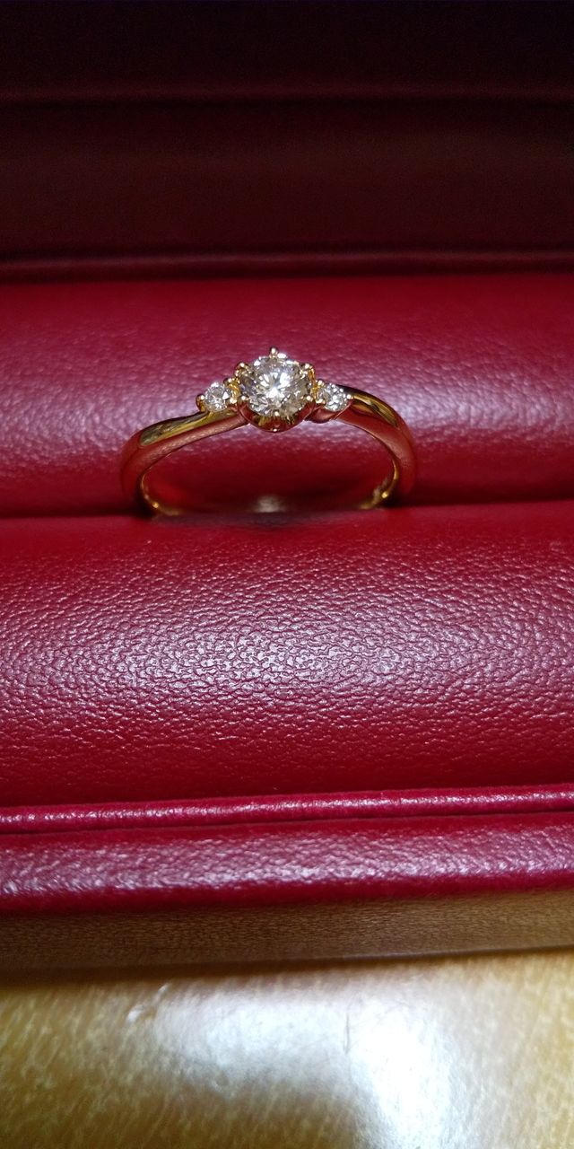 18KYGの枠で頼みました。コントラストが更に輝き増し増し！