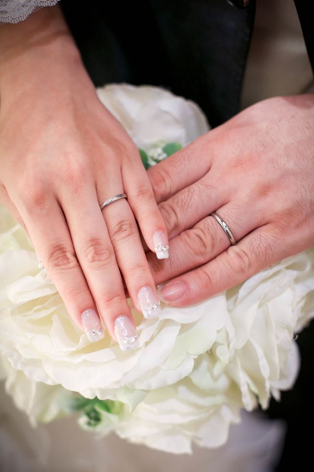 ぽっちゃりした手が細く見えるように撮りました。