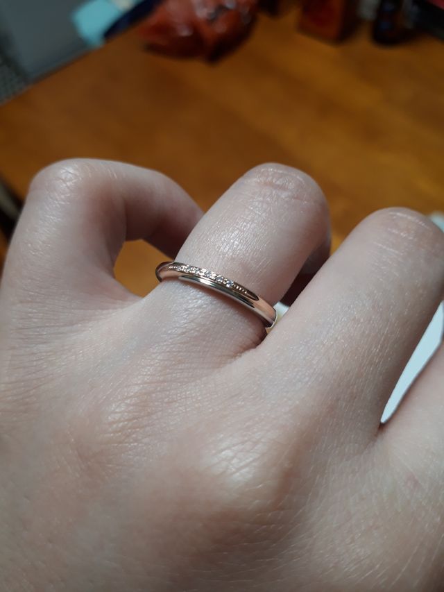 ピンクゴールドとプラチナのコンビ。