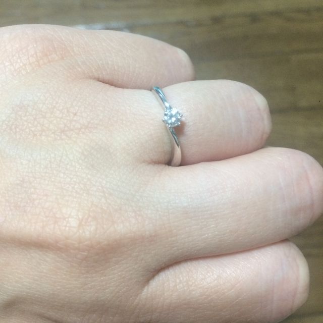 ダイヤとリングのウェーブがきれい