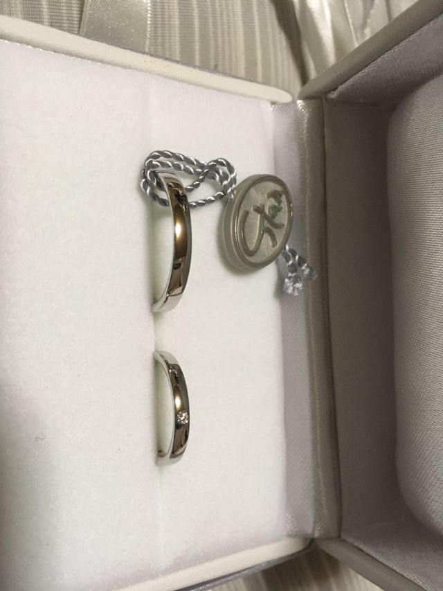 見た目はシンプルですが、中の刻印が変わっていて、お気に入り