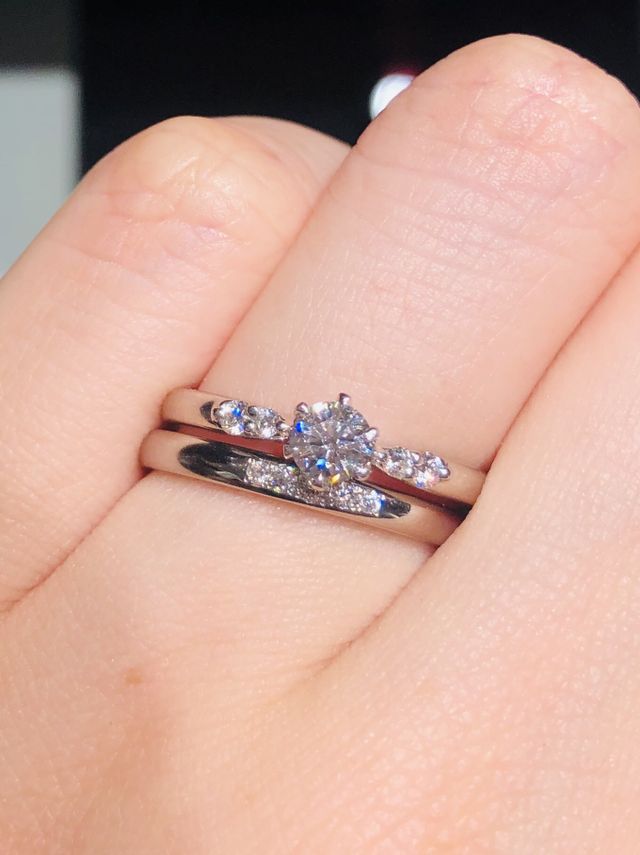 婚約指輪ドリルトンと重ね付け