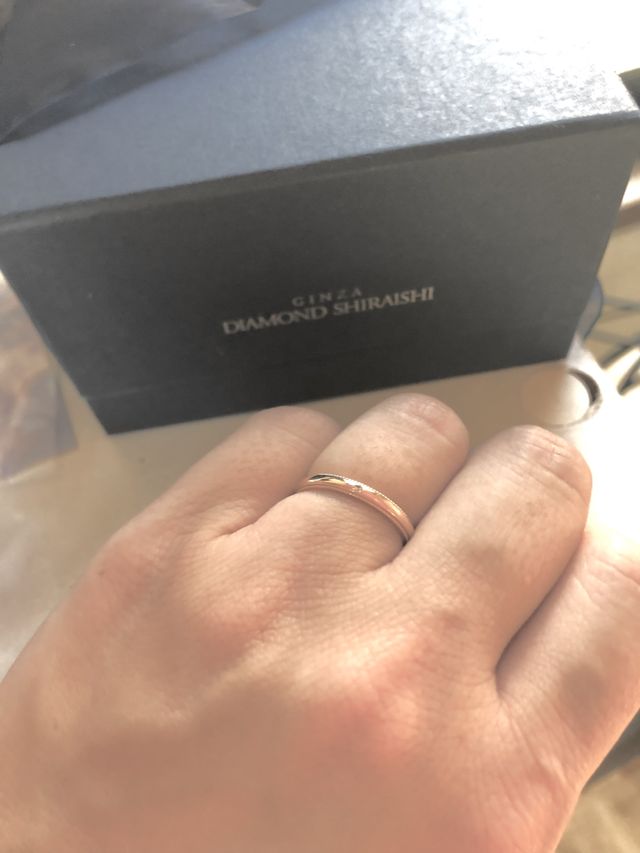 ピンクゴールドにしました。