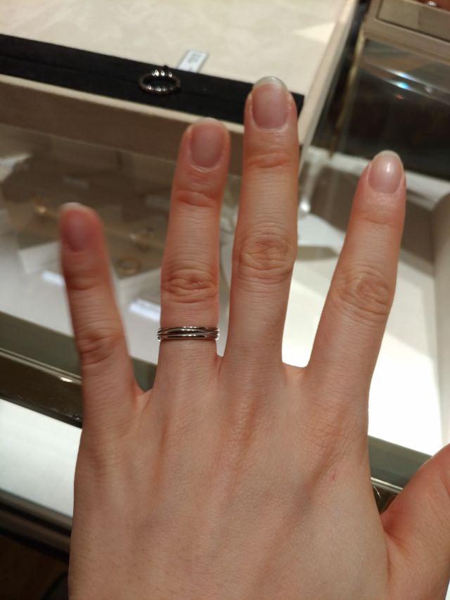 エピのデザインの指輪です。上品なデザインでした。