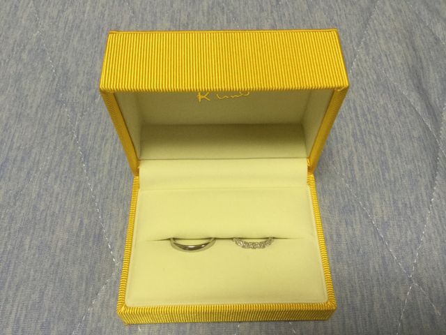 ペアで買いました。ボックスに入れたところです。