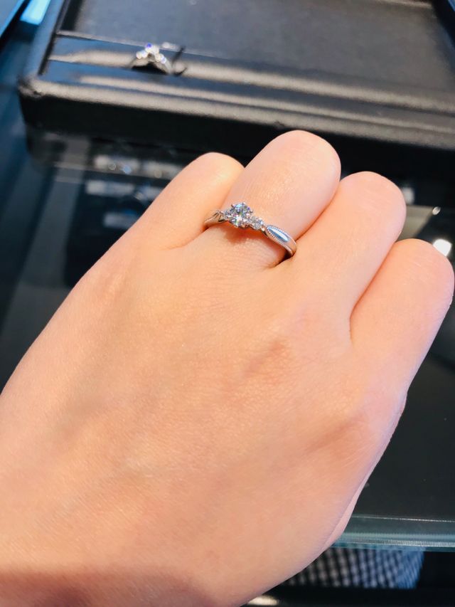 スタンダードな商品を試着しました