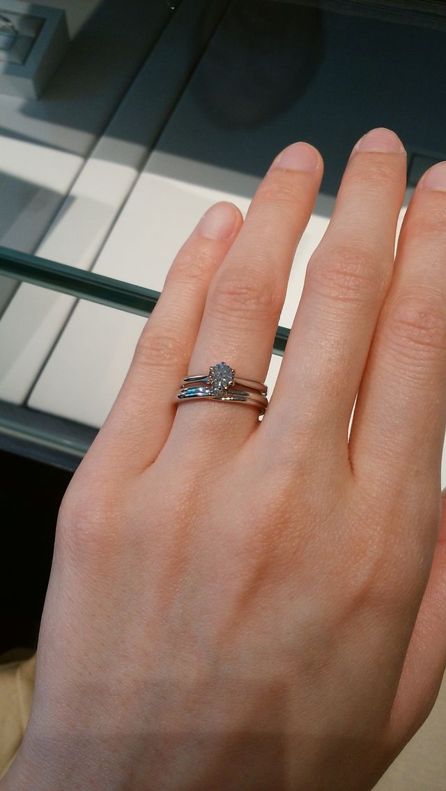 婚約指輪と同じくエバーアフターを選びました。