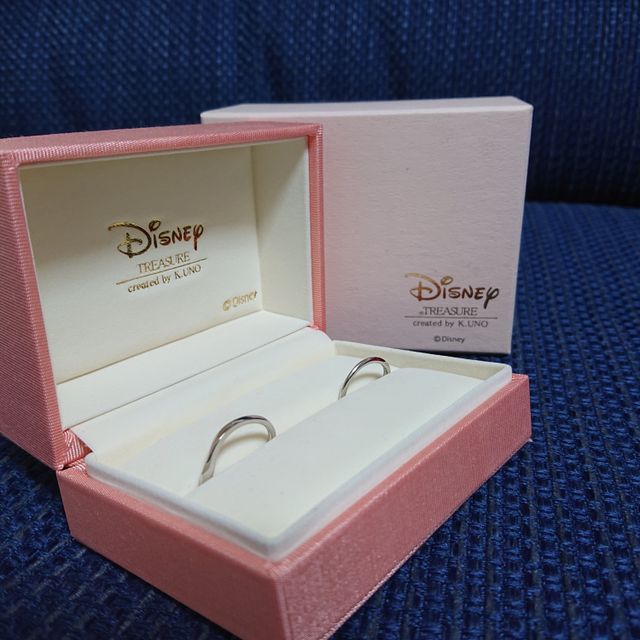 箱にディズニーのマークが入っているのがお気に入りです。