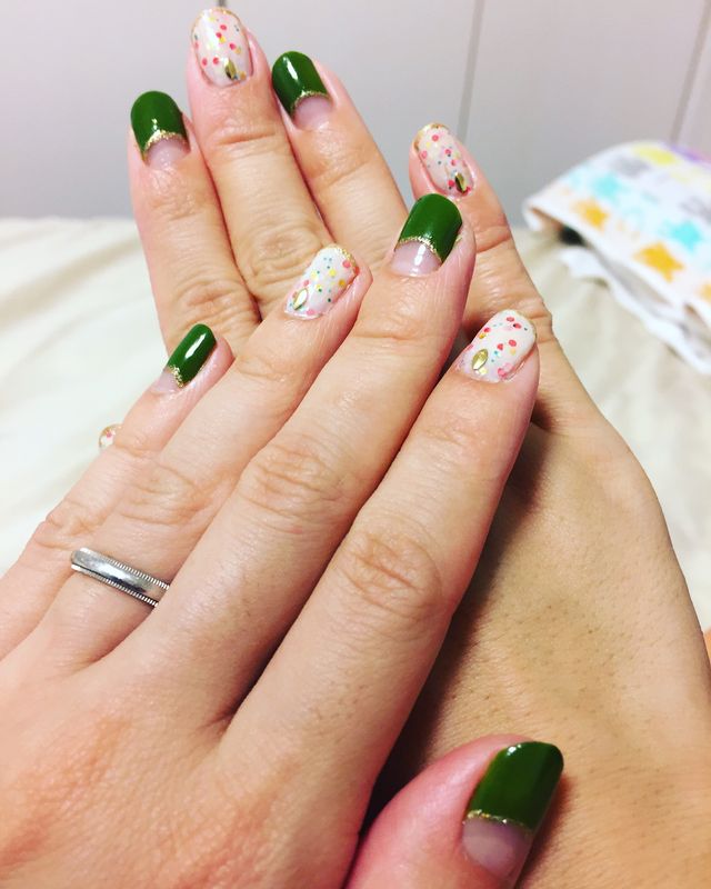 シンプルなのでどんなネイルにも合います