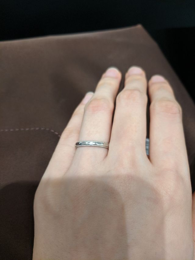 画像の指輪は試着用の10号です。