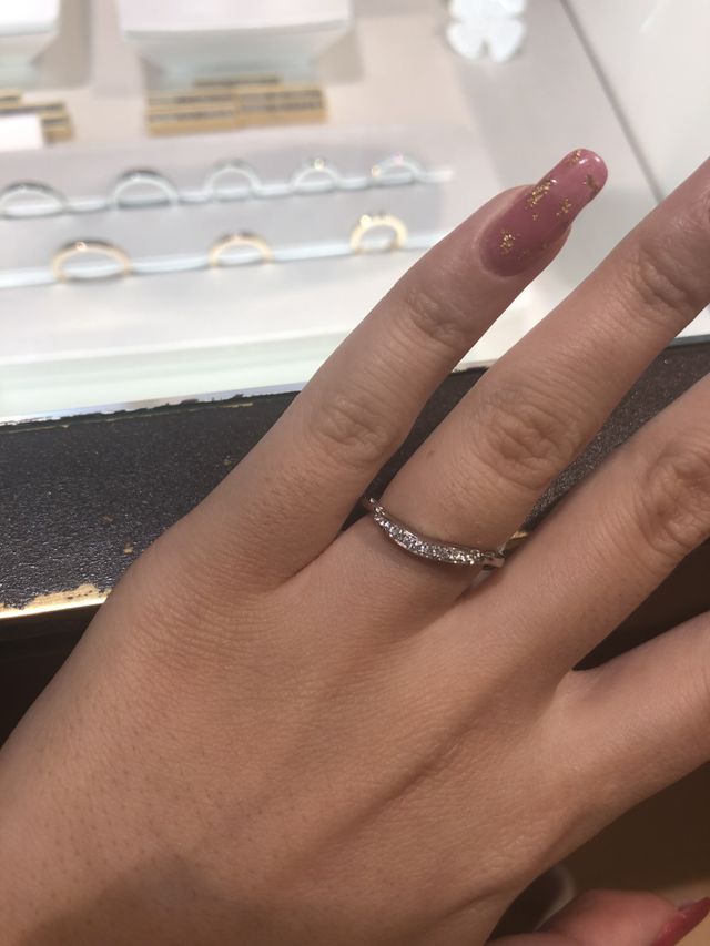 インコントロダモーレです。婚約指輪と同じシリーズです。