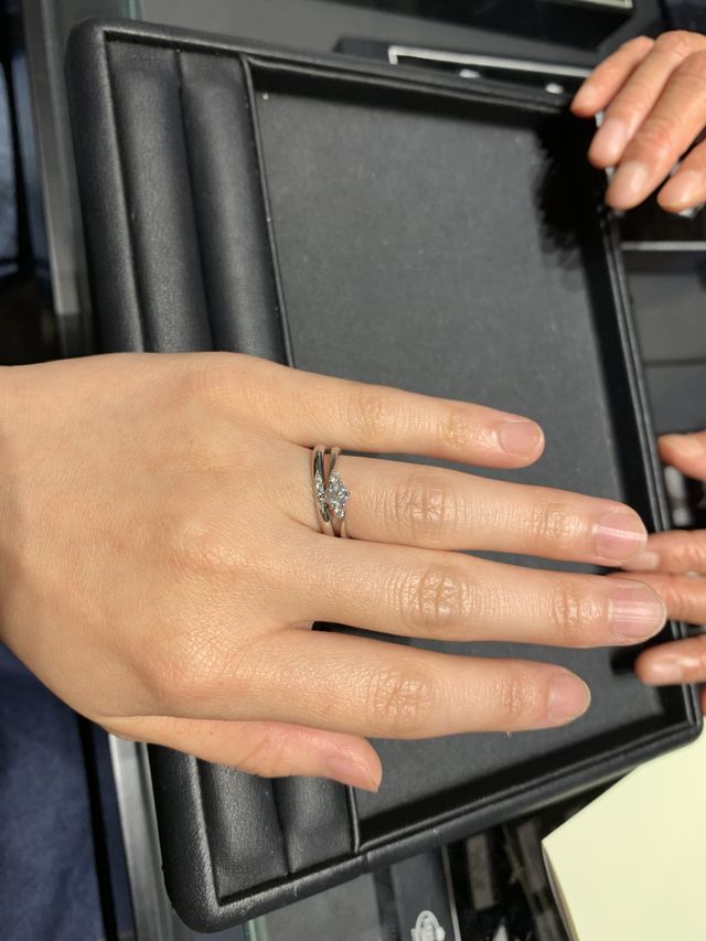 控えめで清楚感がありキラキラしてデザインが素敵でした。