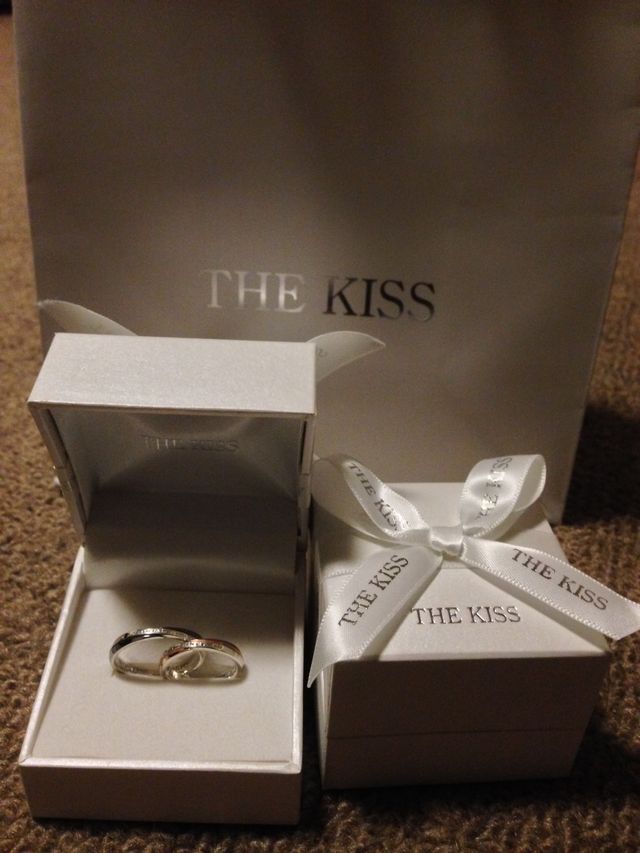 色々なタイプも試着しましたが、細身のデザインに惹かれました