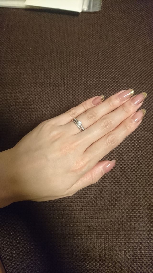 エンゲージリングは華やかに、マリッジリングはシンプルに