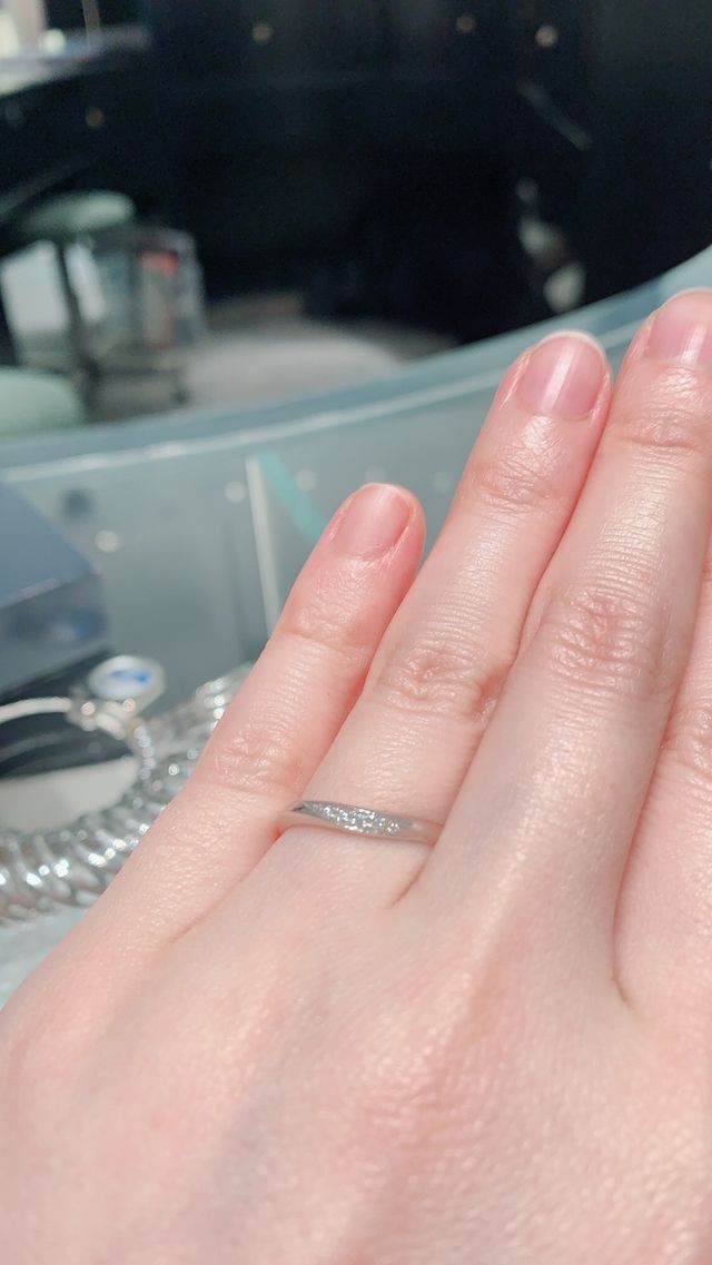 5つの小さなダイヤが付いたものにしました。