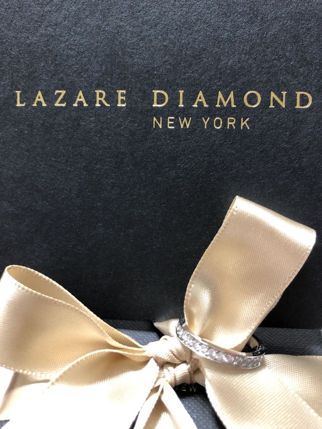 フルエタニティリングです。輝きな一番キレイでした！