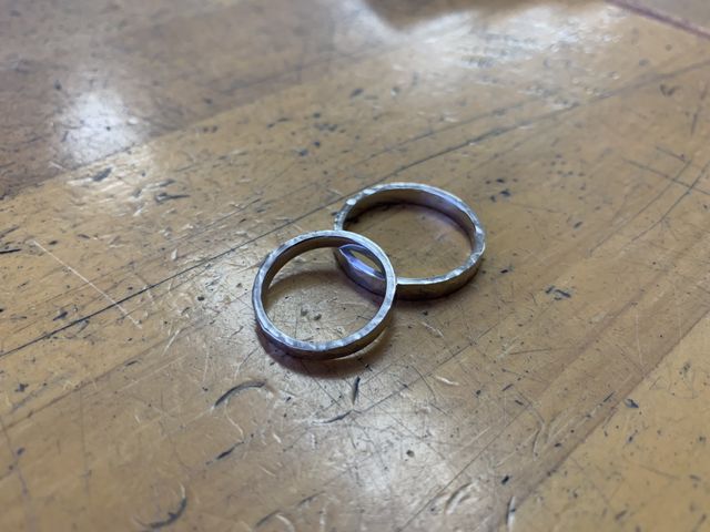 手作りがよく、思い出に残ると思い、2人で手作りにしました。