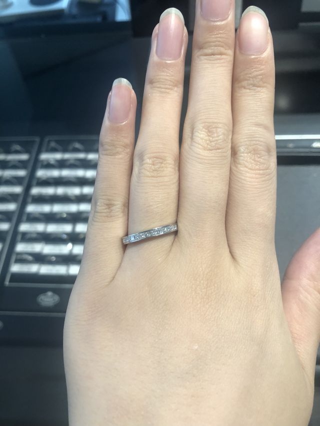 プリンセスカットのハーフエタニティ！！とても綺麗です！