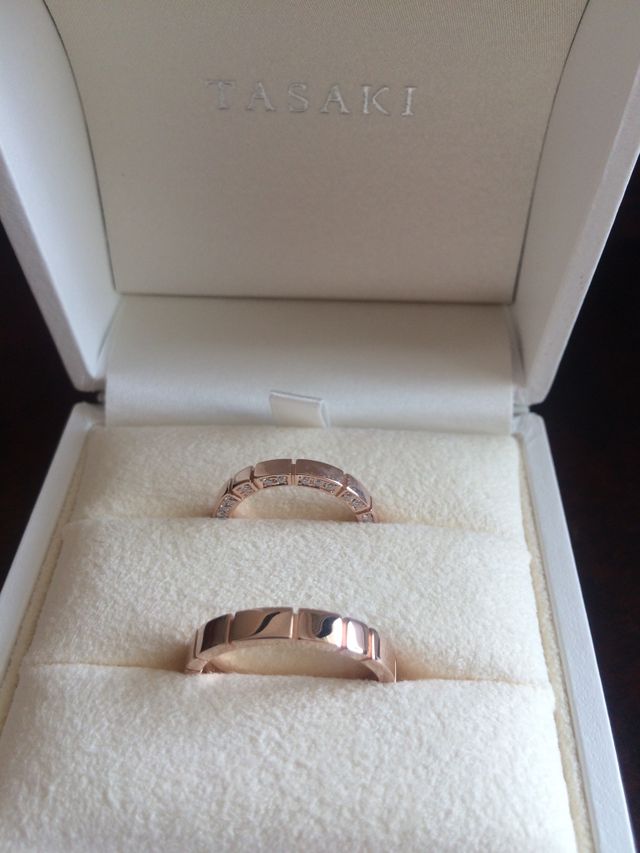 指輪が届いた時に撮った写真です。