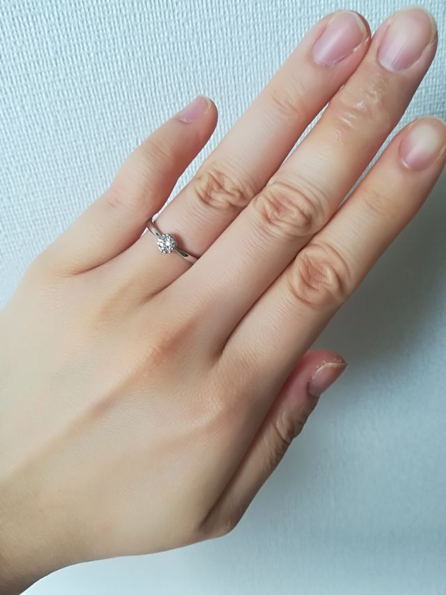 着用時も目立ちすぎす、私は普段から着用しています。

