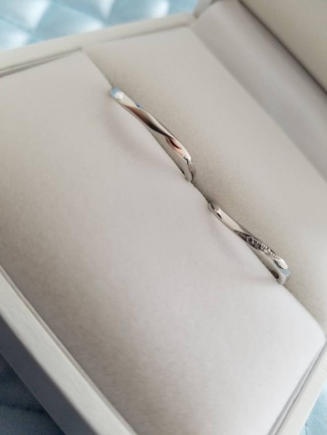 ボックスに入れて正面から撮ったモノです。