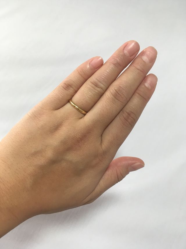 シンプルなデザインです。内側に刻印が入っています。