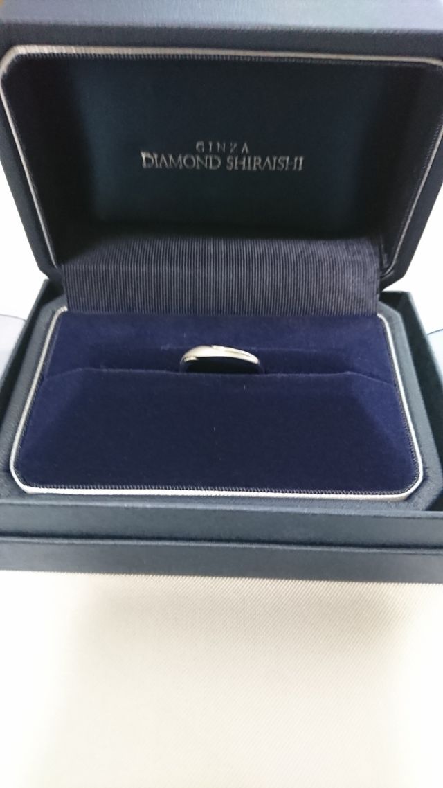 アイグレイというデザインです。カーブがとてもきれいです。