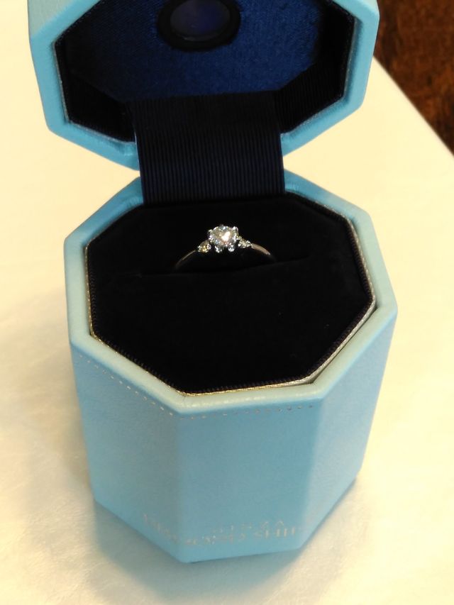 ダイヤの輝きがとても綺麗です