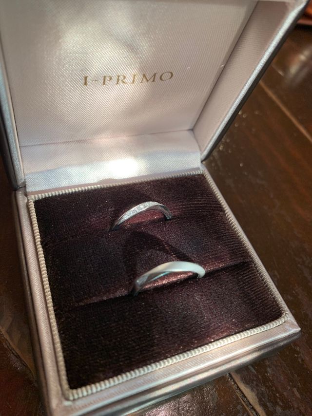 買った初日に撮りました。指にぴったり合う指輪です。