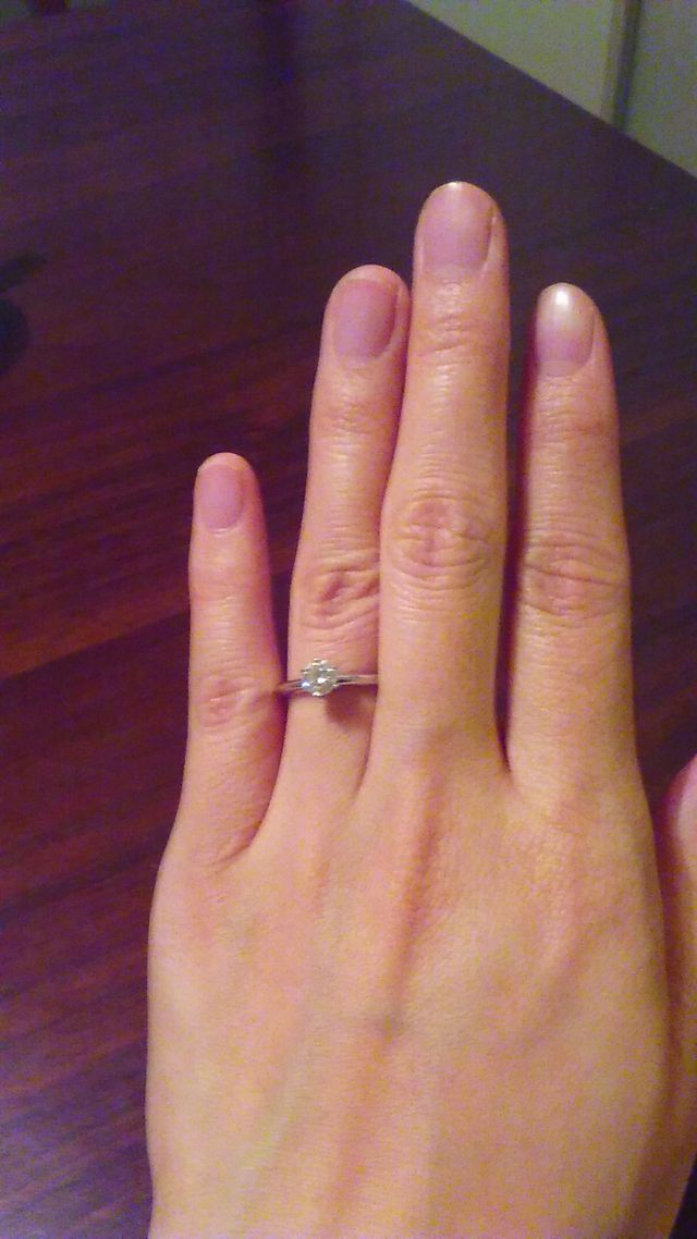 大きさは0.5カラット程です。存在感も抜群です。